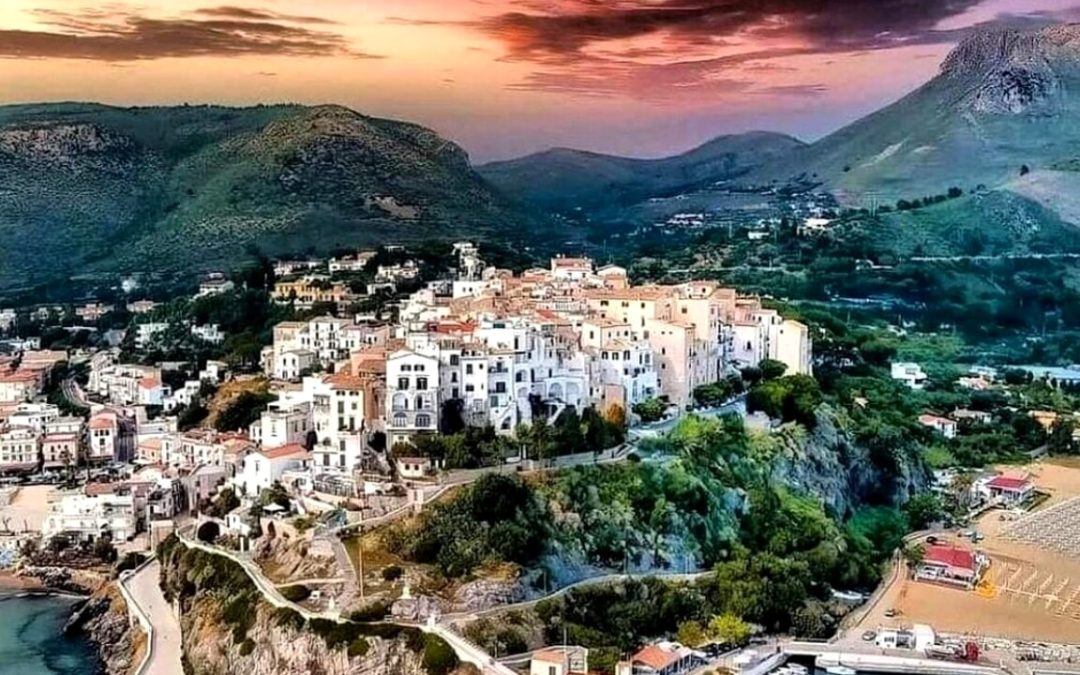 Sperlonga, quel borgo di casette bianche e mare cristallino a due ore da Roma