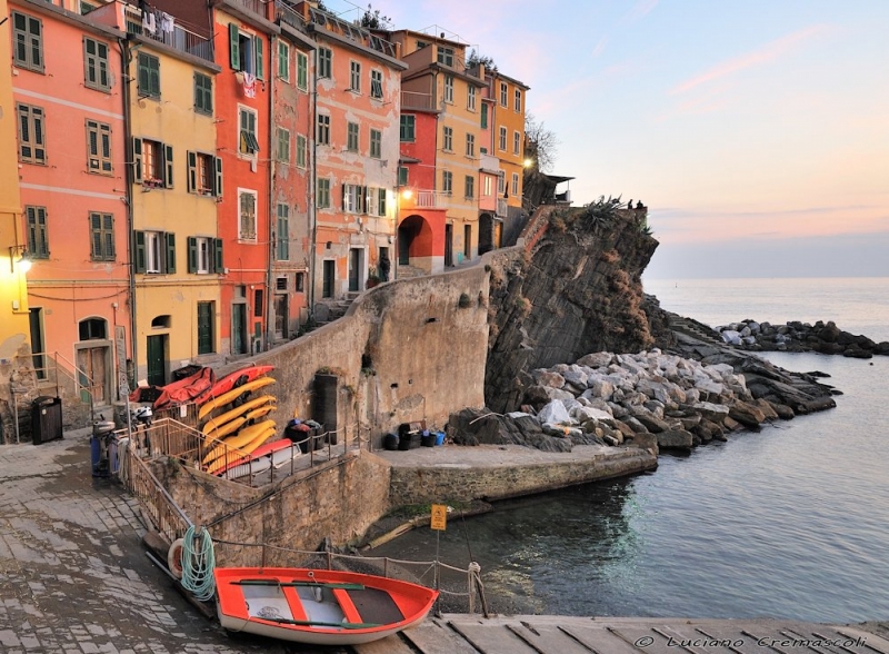 In Liguria di Ponente, un weekend tra pesca subacquea e cucina marinaresca, ceramica d’arte e borghi più belli d’Italia: emozioni imperdibili
