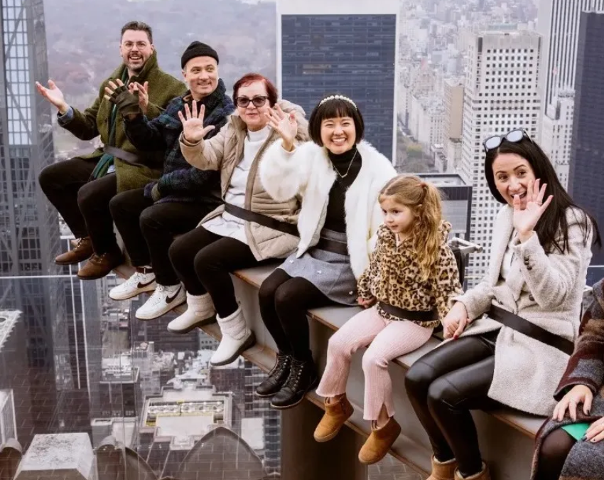 New York, Stati Uniti: The Beam, “La Trave”, la nuova attrazione del Rockefeller Center.