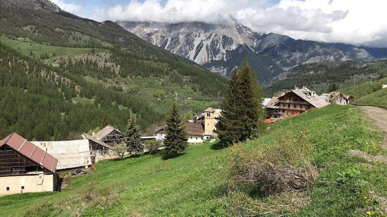 Questo Borgo Piemontese a pochi passi dalla Francia è uno spettacolo da godere subito.