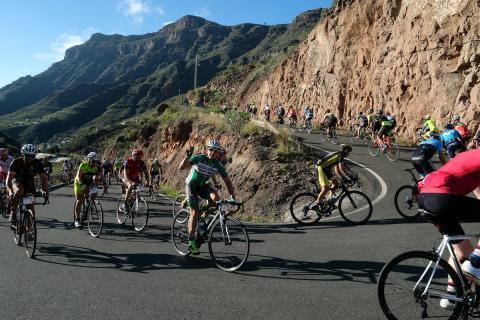 In bicicletta alla scoperta delle saline e dei mulini di Gran Canaria.