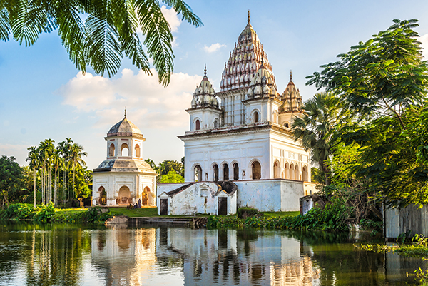 Bangladesh, terra di acque e di popoli.