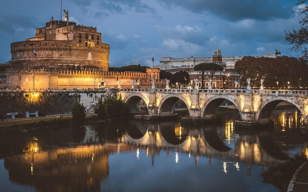 Vacanze romane giovani tra festival, aperitivi alternativi, cene trendy e street art