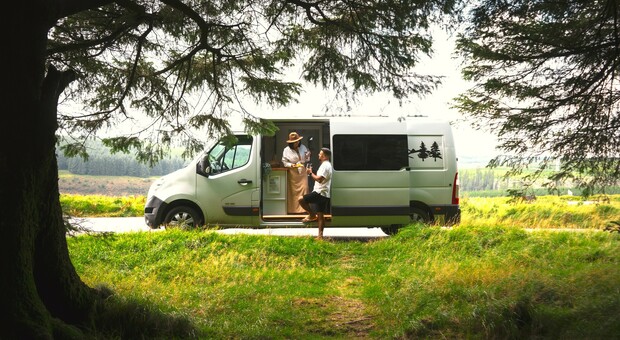 Love on the road: le 5 destinazioni italiane più insolite e affascinanti per una fuga d’estate in coppia