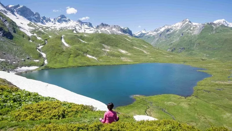 Valle d’Aosta. La Thuile, la via slow per un trekking con vista sul Monte Bianco