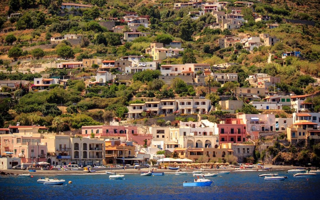Quali sono le 7 Isole Eolie? Ecco le caratteristiche di ognuna