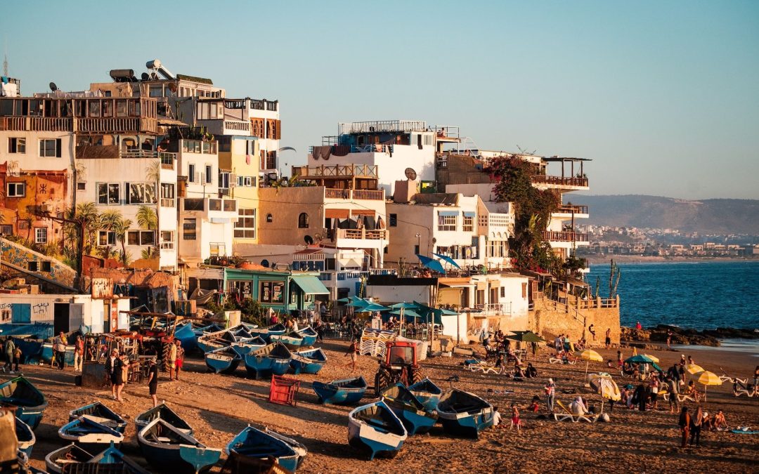 Surf in Marocco, da Imsouane a Dakhla: tutti i consigli, gli spot imperdibili e le stagioni migliori