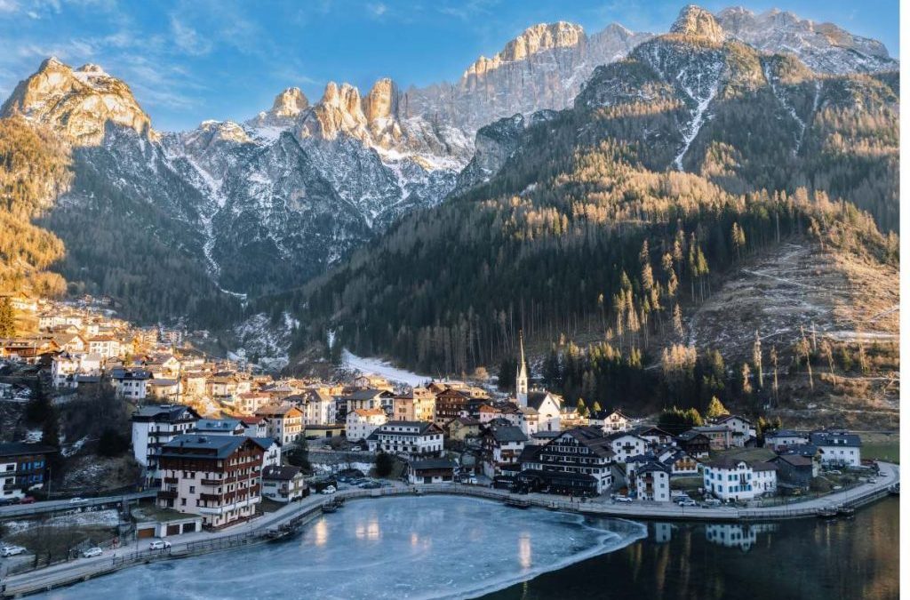 Magia invernale nelle Dolomiti, viaggio alla scoperta dei suoi borghi più suggestivi