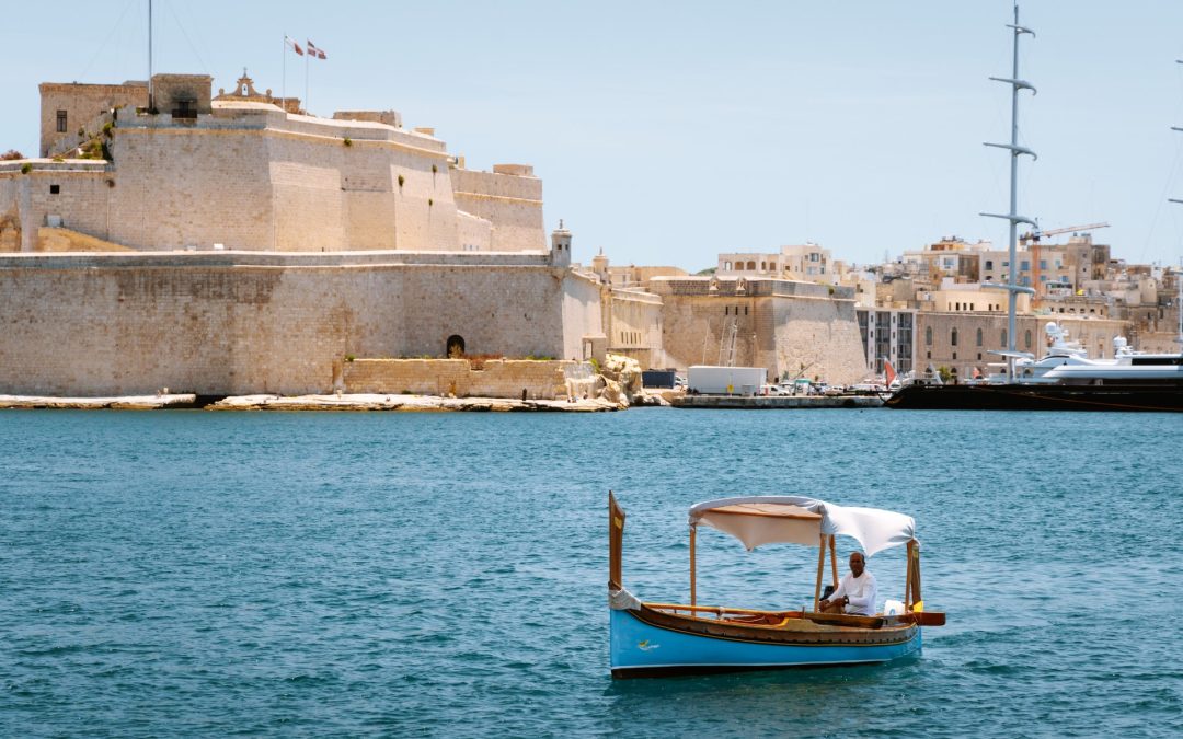 Malta e Gozo, isole da leggere: viaggio tra libri, miti e silenzi