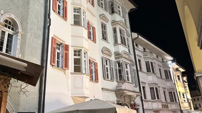 Bolzano, la città “a metà strada” dove la tradizione mitteleuropea vive di felici contaminazioni