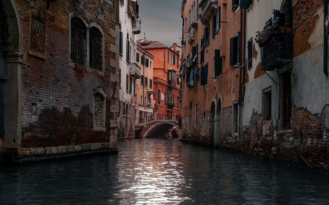 Il borgo veneto costruito sopra un fiume: un’architettura che lascia muti