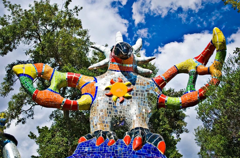 Sembra un sogno di Gaudì, invece è un giardino meraviglioso nel cuore della Maremma Toscana