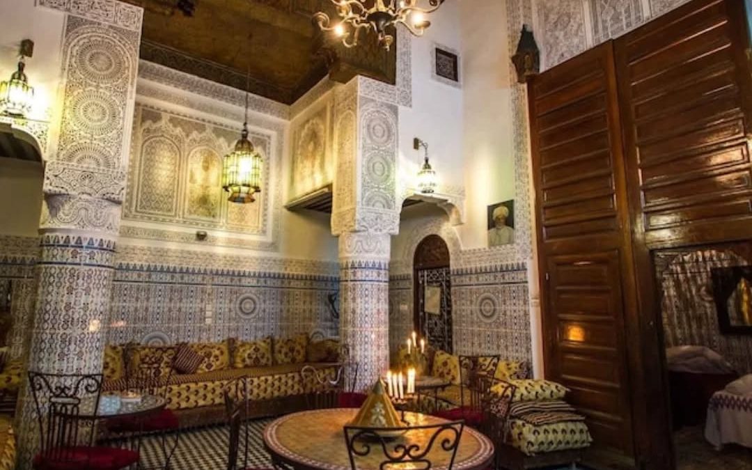 Dormire in un riad non significa semplicemente scegliere un hotel… significa entrare nella storia del Marocco