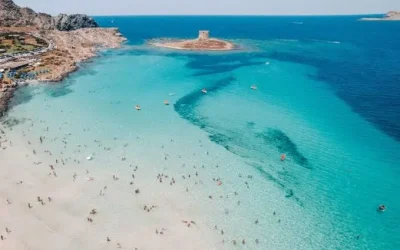 Spiagge a numero chiuso in Italia, dalla Baia del Silenzio alla Sardegna: quali sono, quanto costano e come prenotare